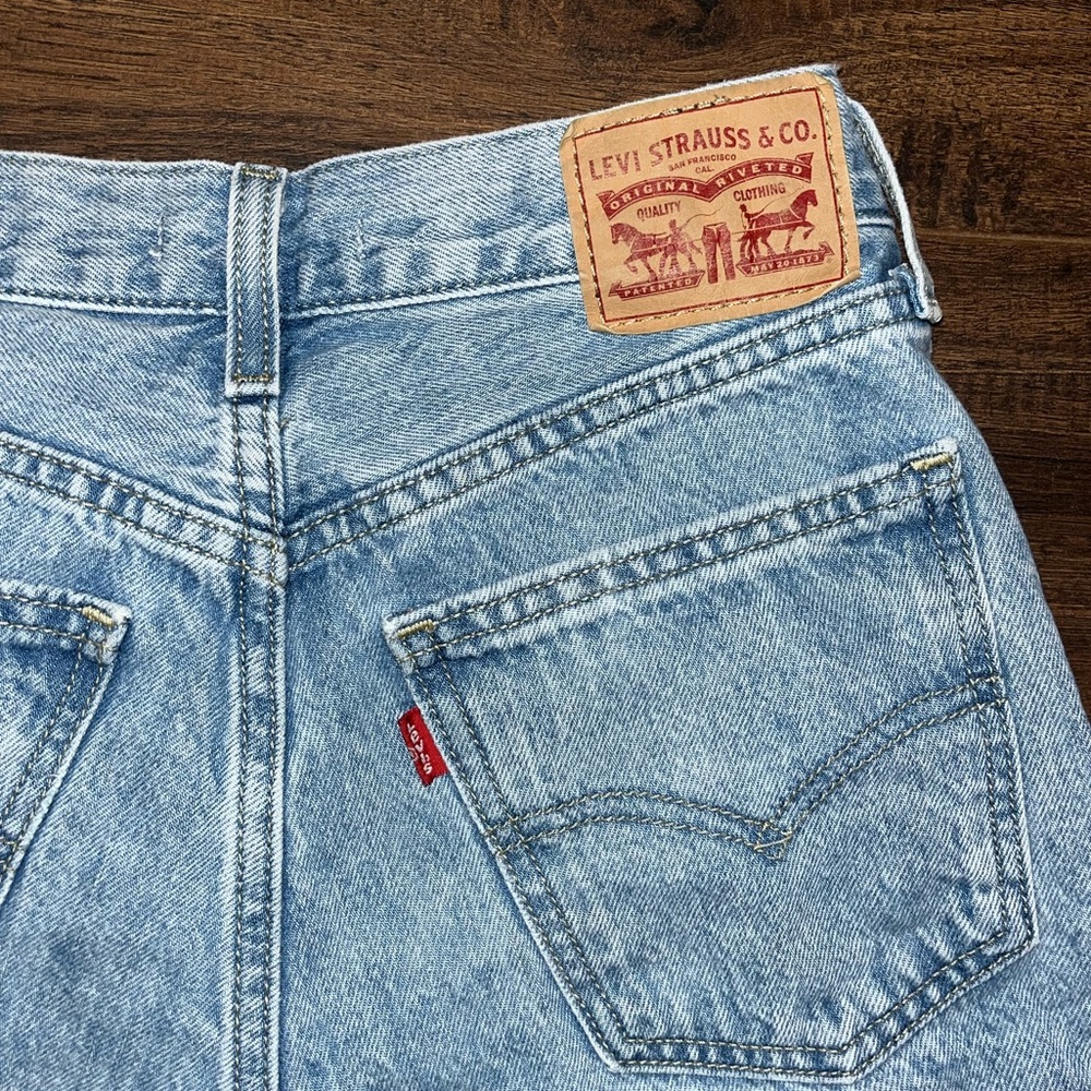 Levi Low Pro Straight